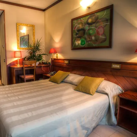 Hotel Dante Family